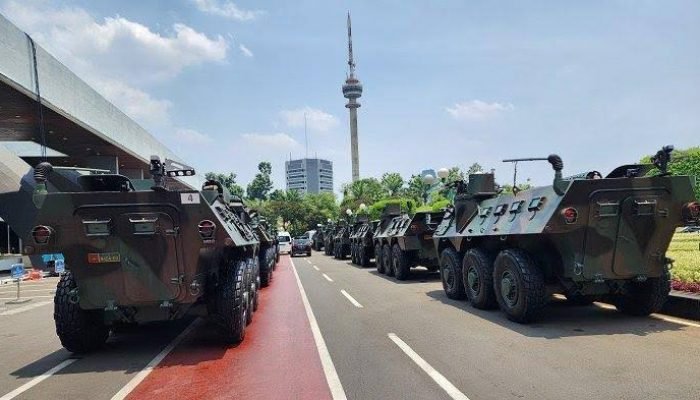 10 Kendaraan Taktis Anoa Milik TNI Disiagakan Jelang Pelantikan Presiden Prabowo-Gibran
