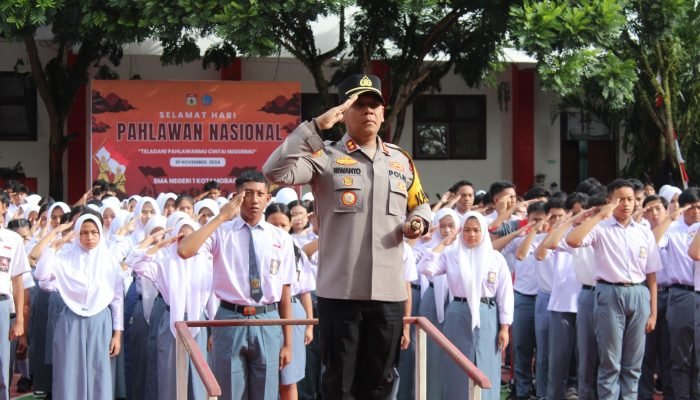 Kapolres Kotamobagu Beri Pembekalan Khusus di Sekolah, Pesan Penting untuk Generasi Muda yang Lebih Tangguh!