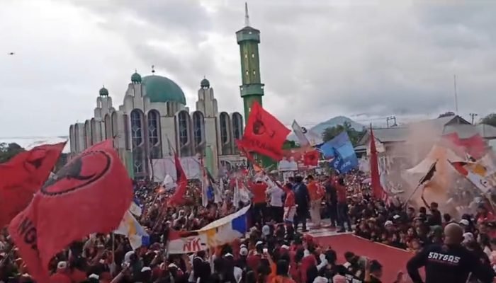 Kampanye Akbar NK-STA: Semangat Tak Surut Meski Diguyur Hujan, Puluhan Ribu Massa Optimisme Menuju Kemenangan
